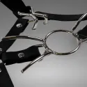 Imbracatura per la testa con gag a ragno e ganci nasali